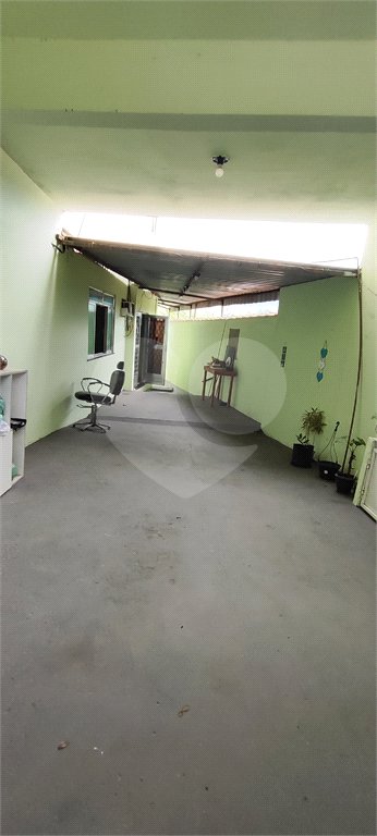 Casa à venda com 5 quartos, sendo 3 suítes, no condomínio Village Texeira Campos, Rio de Janeiro - RJ