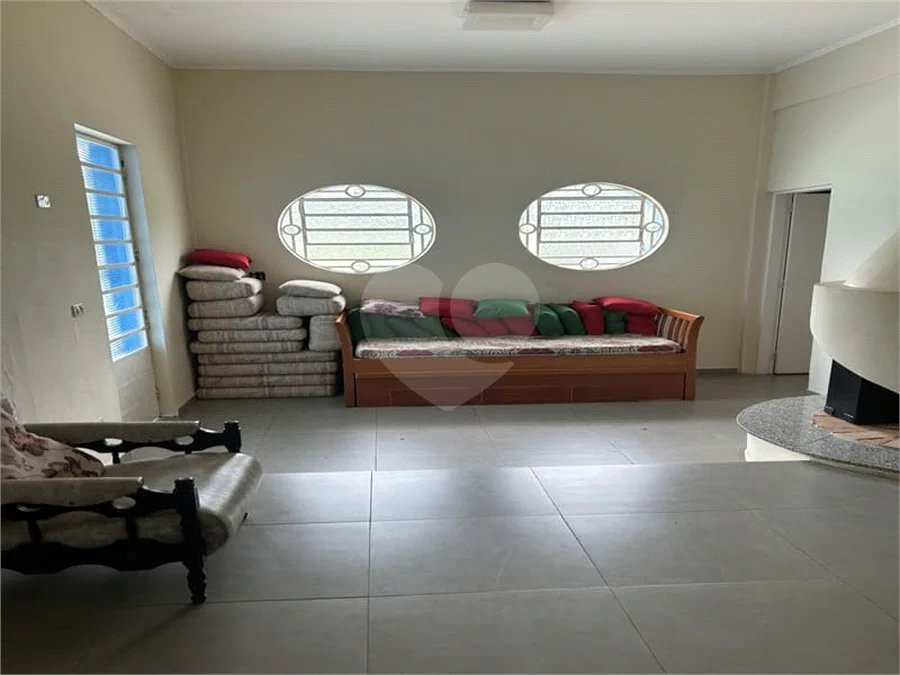 Sítio à venda com 5 quartos, sendo 2 suítes,  em Marmeleiro, São Roque, SP