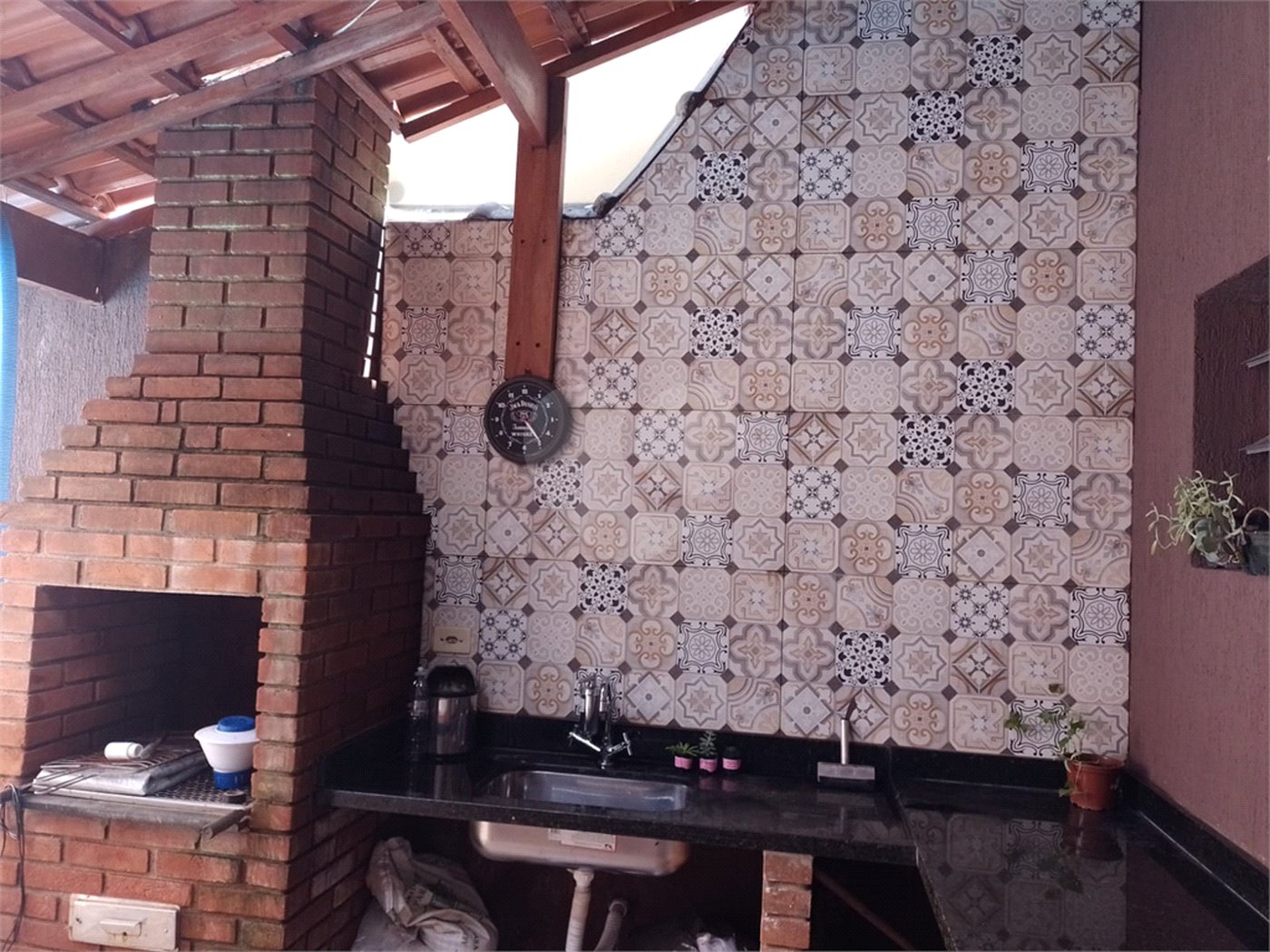 Casa à venda com 3 quartos, sendo 1 suíte,  em Jardim Coqueiro, Itaquaquecetuba, SP