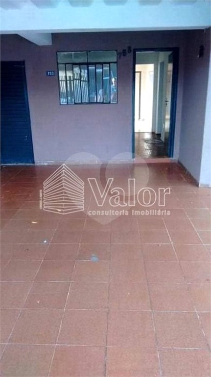 Casa em excelente localização na Vila Prado á venda.