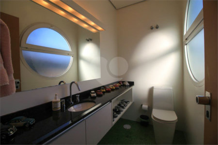 Casa à venda ou para alugar com 5 quartos, sendo 3 suítes, em Vila Madalena, São Paulo, SP