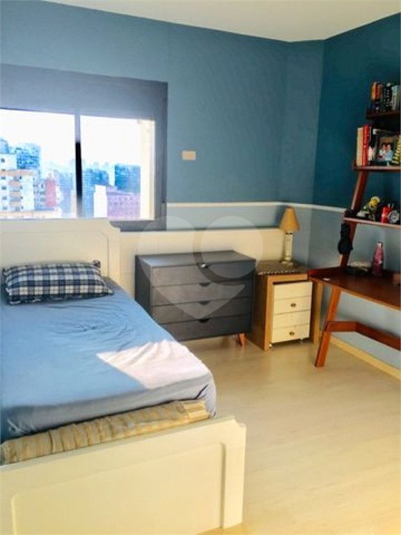 Apartamento à venda com 4 quartos, sendo 2 suítes,  em Aclimação, São Paulo, SP