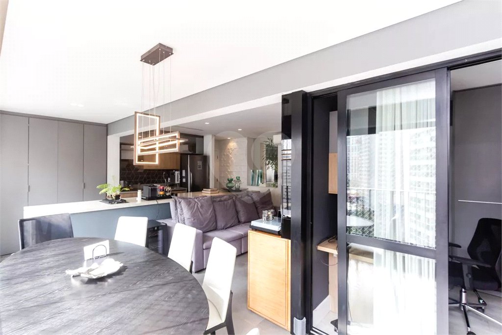 Apartamento à venda com 3 quartos, sendo 1 suíte,  em Vila Olímpia, São Paulo, SP