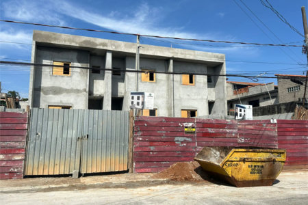 Sobrado à venda com 2 suítes, em Jardim Casa Branca, Suzano, SP