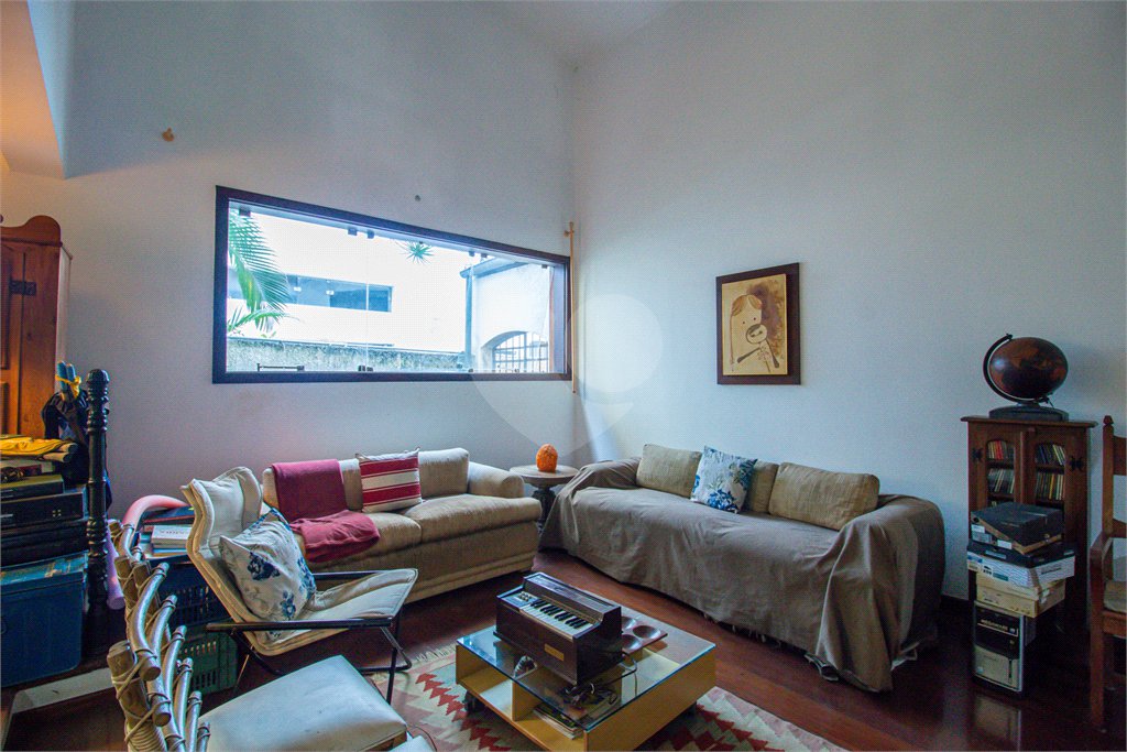 Casa à venda com 4 quartos, sendo 2 suítes, em Chácara Flora, São Paulo, SP