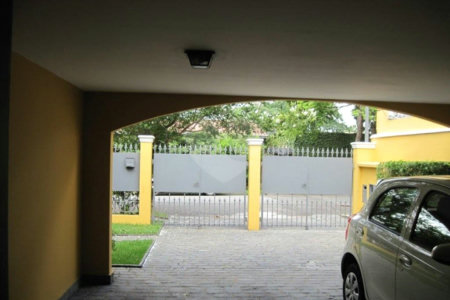 Casa à venda com 4 quartos, sendo 2 suítes,  em Jardim Leonor, São Paulo, SP