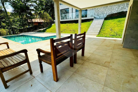 Casa à venda com 4 suítes no condomínio Associação Portal Ouro Verde, Atibaia - SP