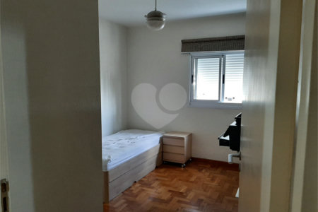 Apartamento à venda com 3 quartos, sendo 1 suíte, em Vila Mariana, São Paulo, SP