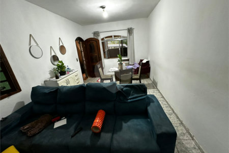 Casa à venda com 2 quartos, sendo 1 suíte, em Jardim Nova Poá, Poá, SP