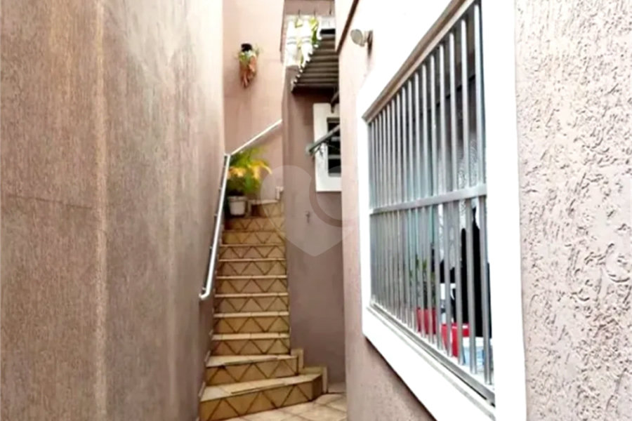 Sobrado à venda com 3 quartos, sendo 1 suíte,  em Vila Palmeiras, São Paulo, SP