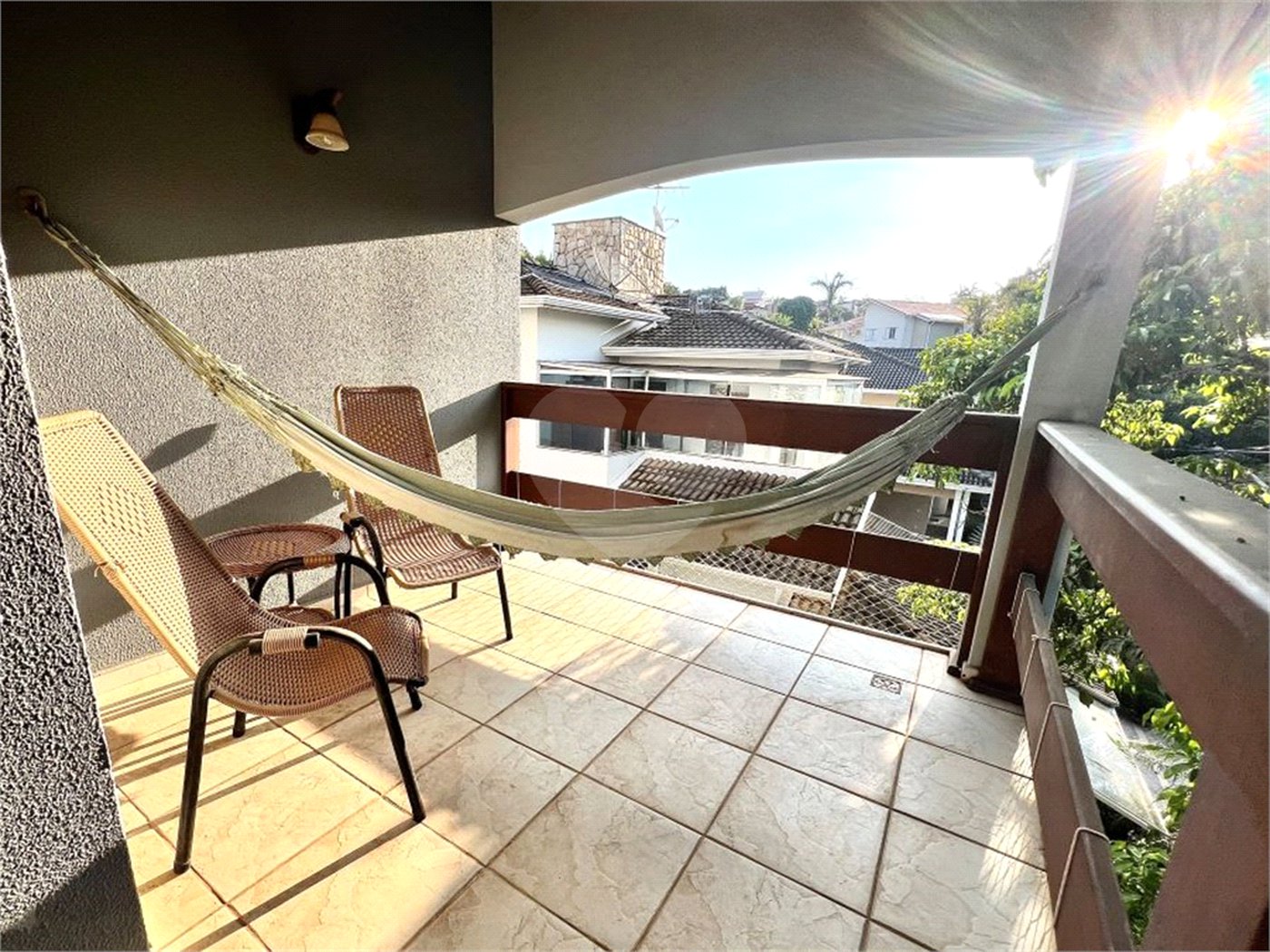 Casa à venda com 4 quartos, sendo 2 suítes,  no condomínio Villaggio Capriccio, Louveira - SP