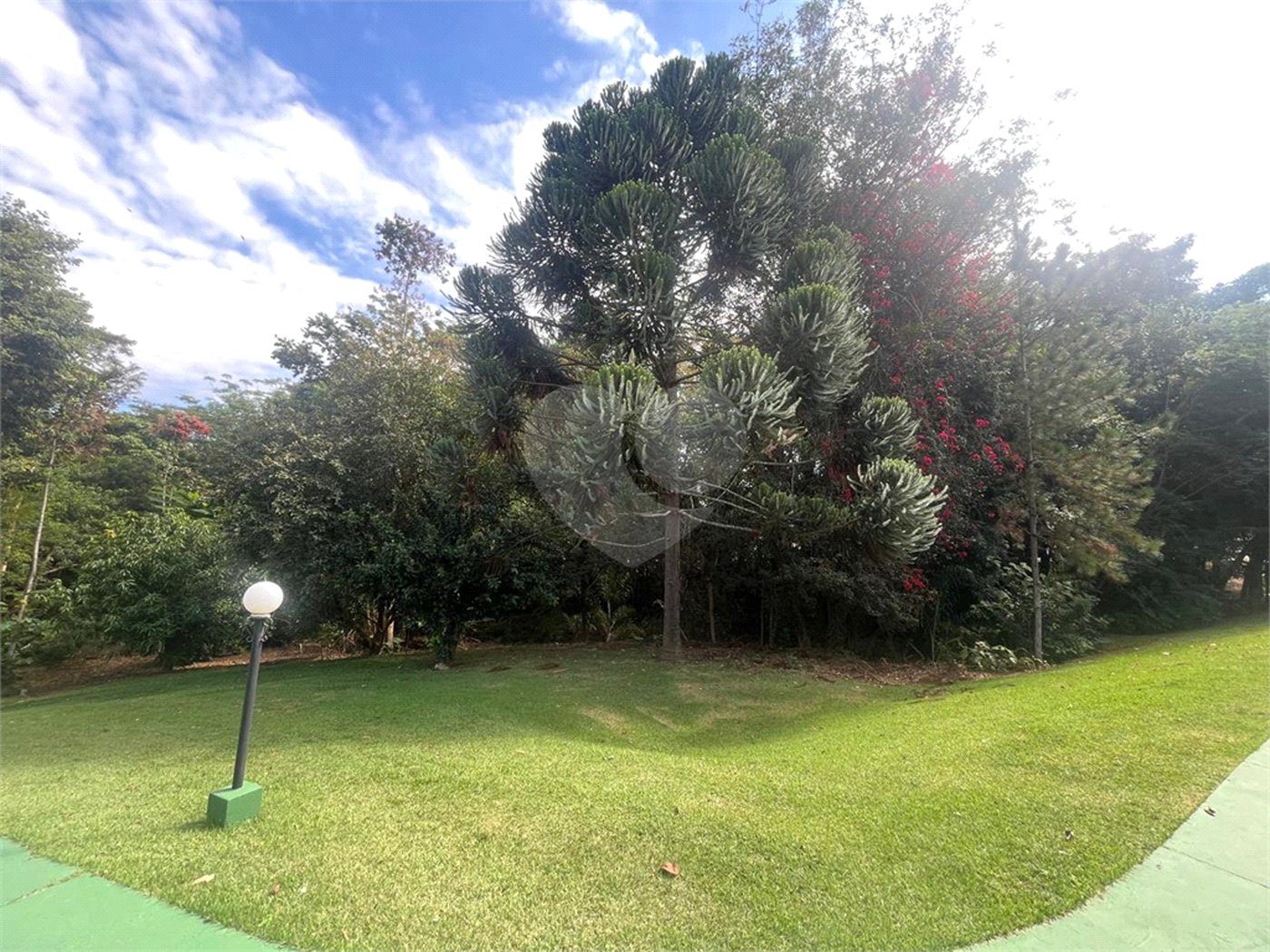 Casa à venda com 3 suítes no condomínio Lago da Serra, Araçoiaba da Serra - SP