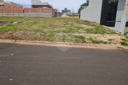 Terreno à venda no condomínio Bela Vitta, Araraquara - SP
