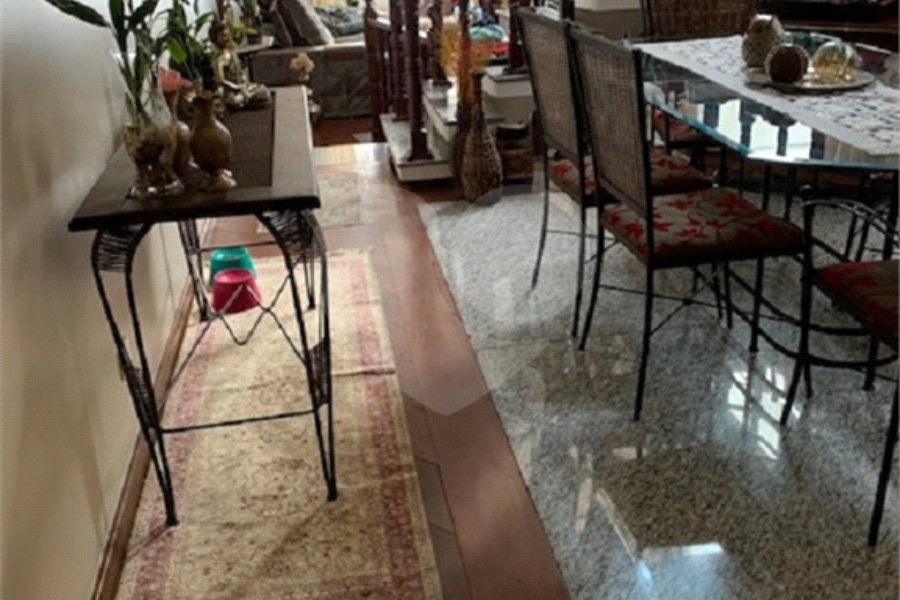 Sobrado à venda com 3 quartos, sendo 1 suíte, em Tremembé, São Paulo, SP