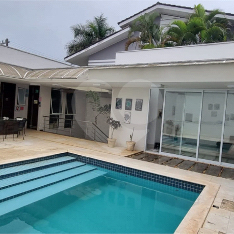 Casa à venda com 5 quartos, sendo 2 suítes, no condomínio Swiss Park, São Bernardo do Campo - SP