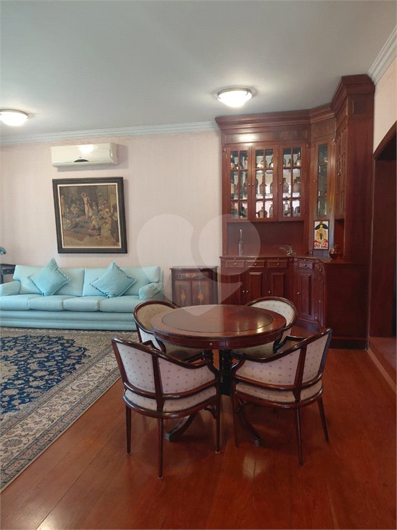 Casa à venda com 4 suítes no condomínio Ville Bourghese, São Paulo - SP