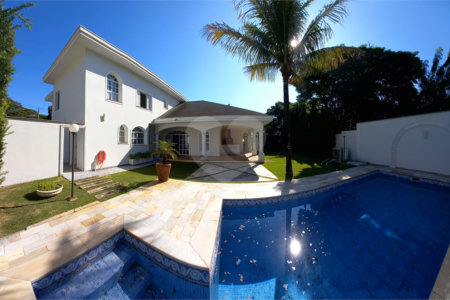 Casa à venda com 5 quartos, sendo 3 suítes, no condomínio Vinhas da Vista Alegre - Lado Sede, Vinhedo - SP