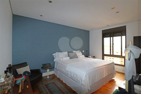 Apartamento à venda com 3 suítes em Vila Suzana, São Paulo, SP
