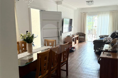 Sobrado à venda com 3 quartos, sendo 1 suíte, em Vila Irmãos Arnoni, São Paulo, SP
