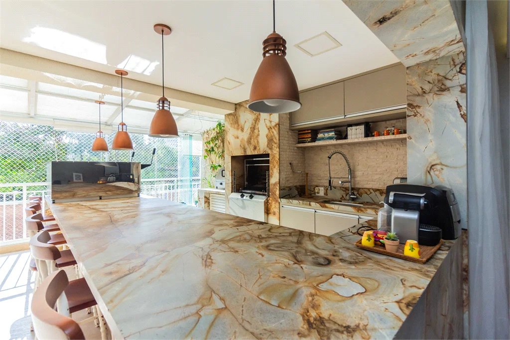 Apartamento à venda com 3 suítes em Vila Cordeiro, São Paulo, SP