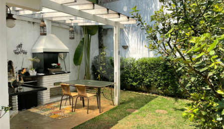 Sobrado à venda com 4 quartos, sendo 1 suíte,  em Jardim Prudência, São Paulo, SP