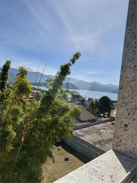Apartamento à venda com 3 suítes em Itaguá, Ubatuba, SP