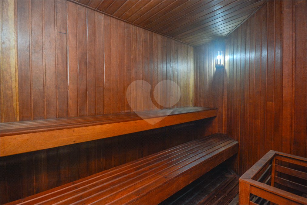Apartamento à venda com 4 quartos, sendo 1 suíte, em Moema, São Paulo, SP