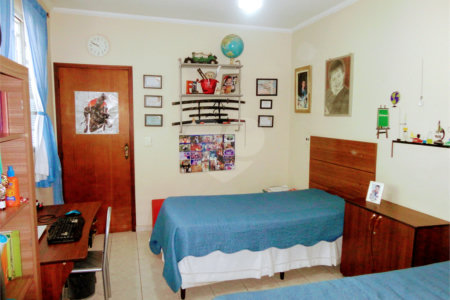 Casa à venda com 3 quartos em Vila Clayton, Valinhos, SP
