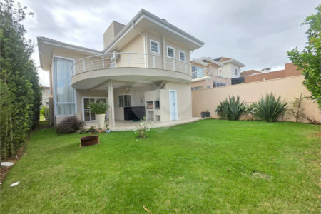 Casa à venda ou para alugar com 3 quartos, sendo 1 suíte, no condomínio Terras de São Francisco, Vinhedo - SP