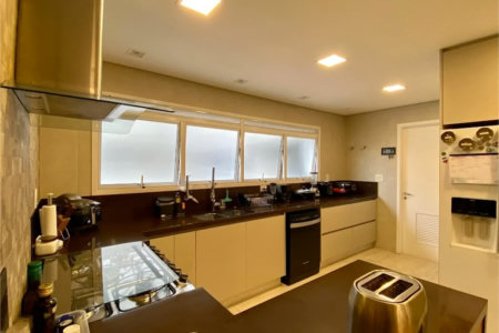 Apartamento à venda com 3 suítes em Vila Suzana, São Paulo, SP