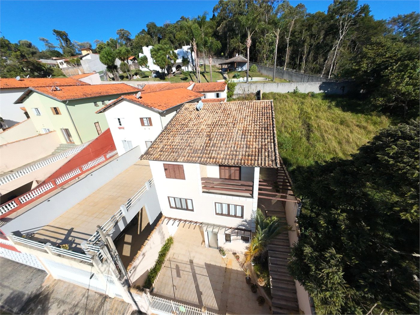 Casa à venda com 4 quartos, sendo 1 suíte, em Jardim Villaça, São Roque, SP