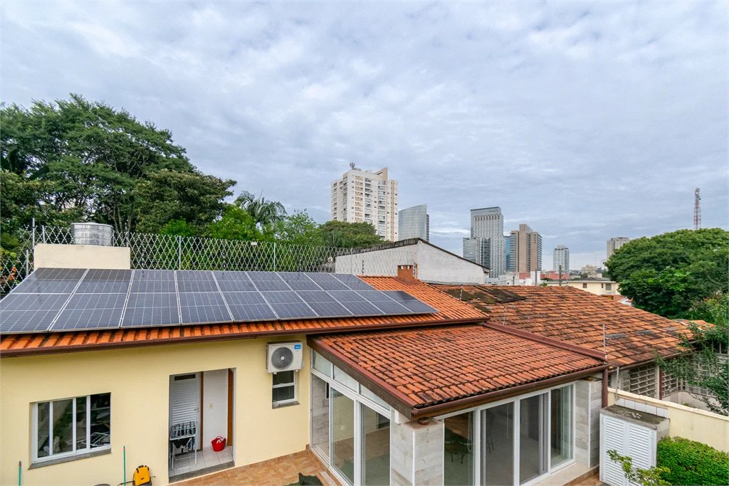 Casa à venda com 3 quartos, sendo 1 suíte,  em Vila Cordeiro, São Paulo, SP