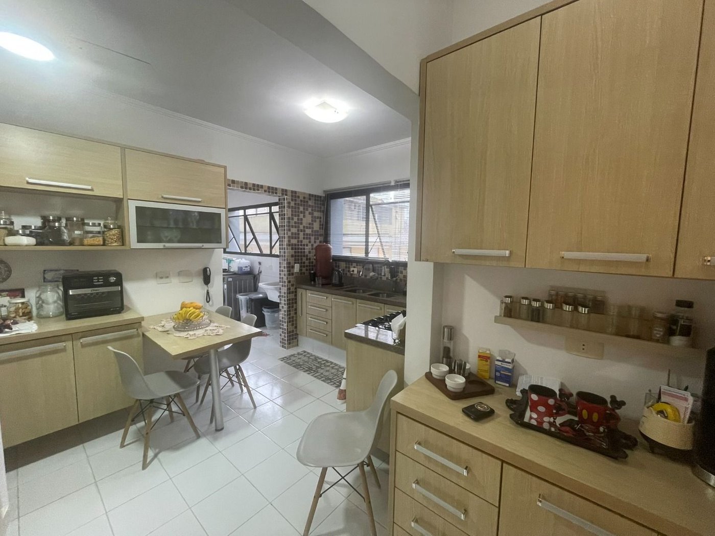 Apartamento 3 dormitórios com 2 suítes, 2 vagas demarcadas, no Embaré, Santos