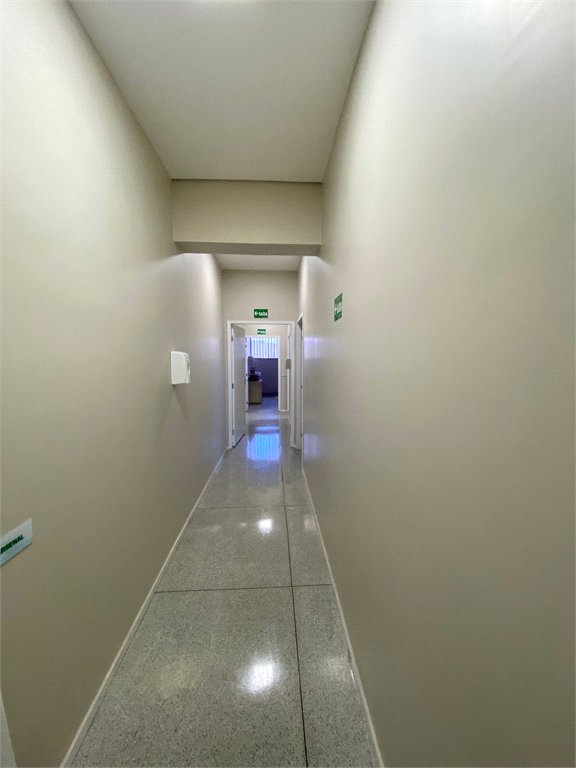 Salão Comercial para alugar em Vila Romanópolis, Ferraz de Vasconcelos, SP