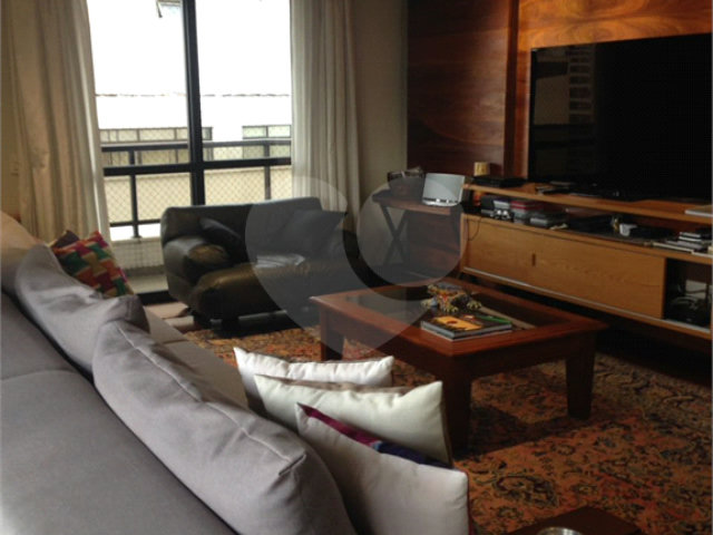 Apartamento à venda com 4 quartos, sendo 3 suítes,  em Santana, São Paulo, SP