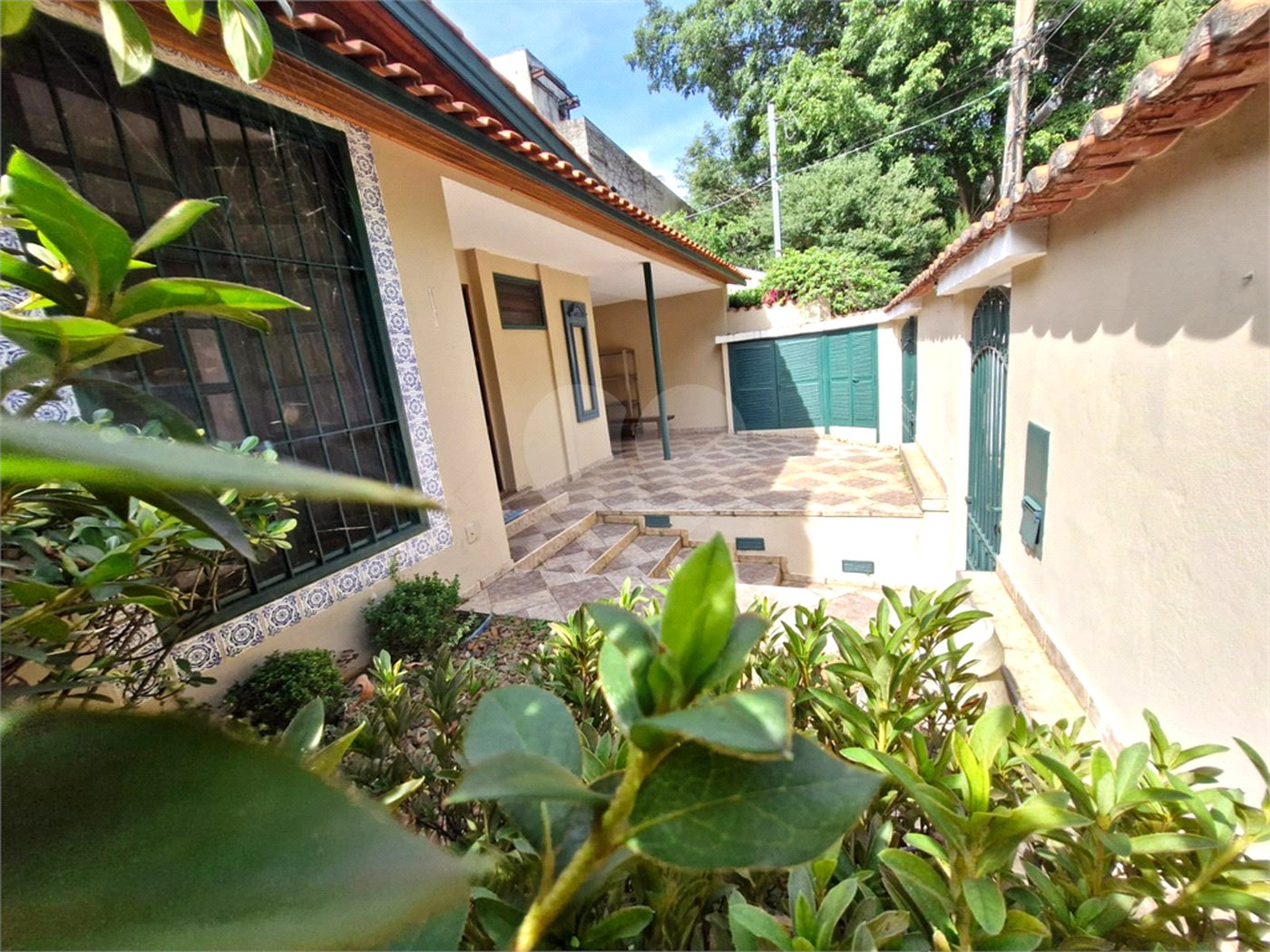 Casa à venda com 4 quartos, sendo 1 suíte,  em Granja Julieta, São Paulo, SP