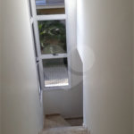 Casa à venda com 4 quartos, sendo 3 suítes, no condomínio Residencial Vila Esmeralda, São Sebastião - SP