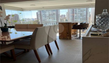 Apartamento à venda com 3 suítes em Jardim Caboré, São Paulo, SP