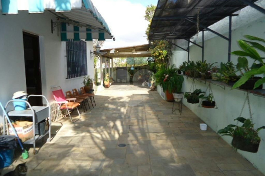 Casa Térrea à venda com 4 quartos, sendo 1 suíte,  em Jardim Peri, São Paulo, SP