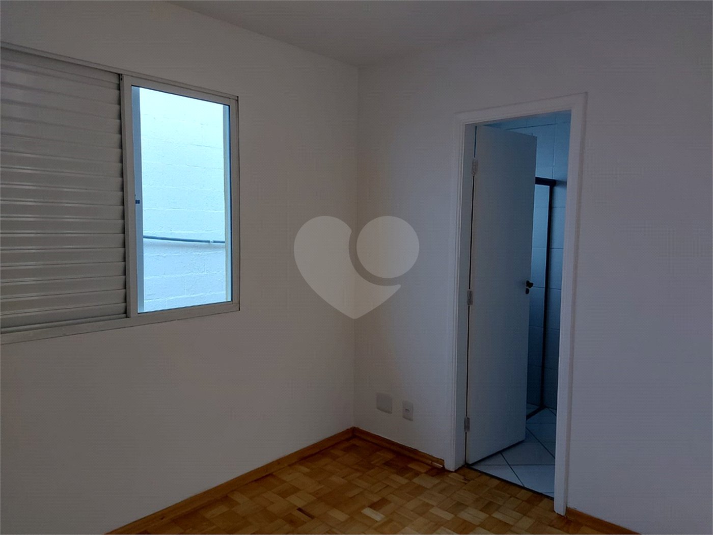 Casa à venda com 3 quartos, sendo 1 suíte, no condomínio Vila das Macieiras, São Paulo - SP