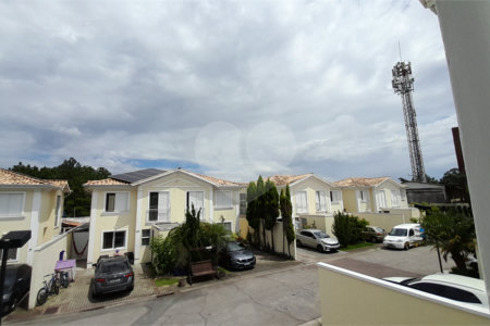 Casa à venda com 3 quartos, sendo 1 suíte, no condomínio Residencial Jardins, São Bernardo do Campo - SP