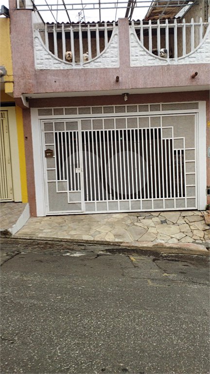 Sobrado à venda com 3 quartos, sendo 1 suíte,  em Vila Nova Cintra, Mogi das Cruzes, SP