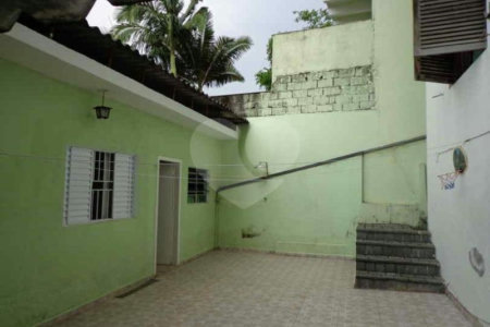 Casa à venda com 3 quartos, sendo 1 suíte,  em Jardim Londrina, São Paulo, SP
