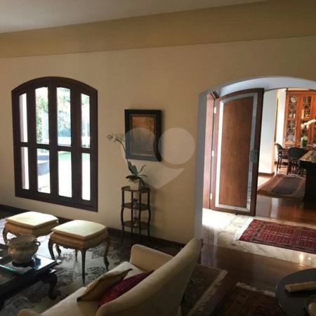 Casa à venda com 5 quartos, sendo 2 suítes,  em Jardim Everest, São Paulo, SP