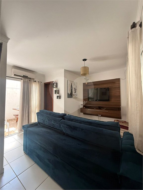 Sobrado à venda ou para alugar com 3 quartos, sendo 1 suíte, em Nossa Senhora Aparecida, Cuiabá, MT