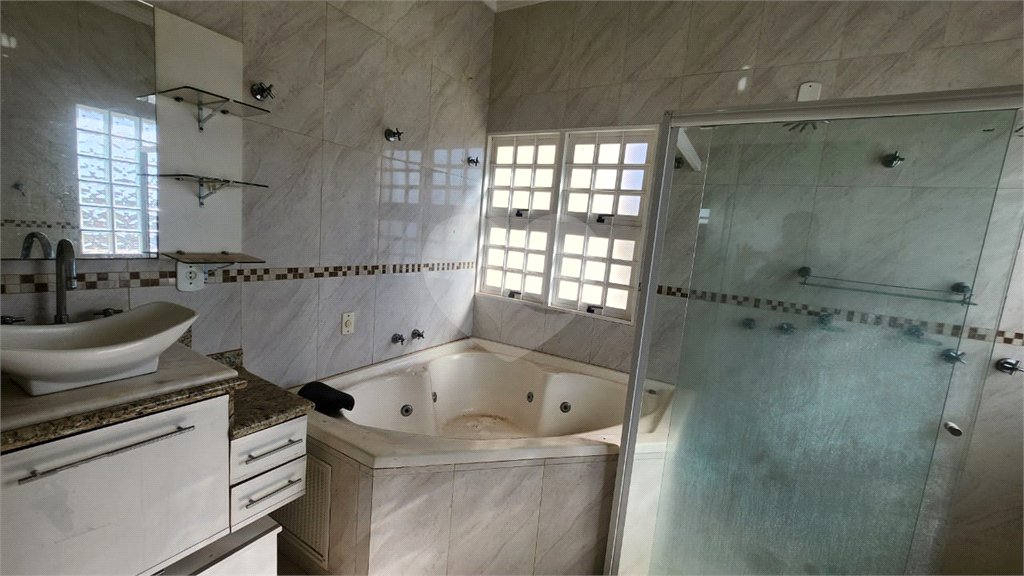 Sobrado para alugar com 3 quartos, sendo 1 suíte, em Altos do Jaraguá, Araraquara, SP
