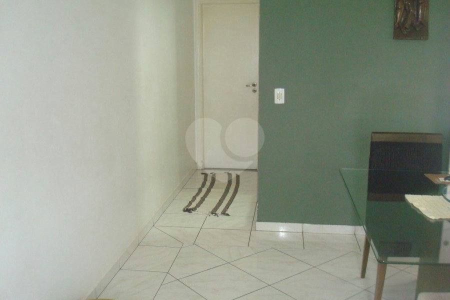 Sobrado à venda com 3 quartos, sendo 1 suíte,  em Parque Peruche, São Paulo, SP