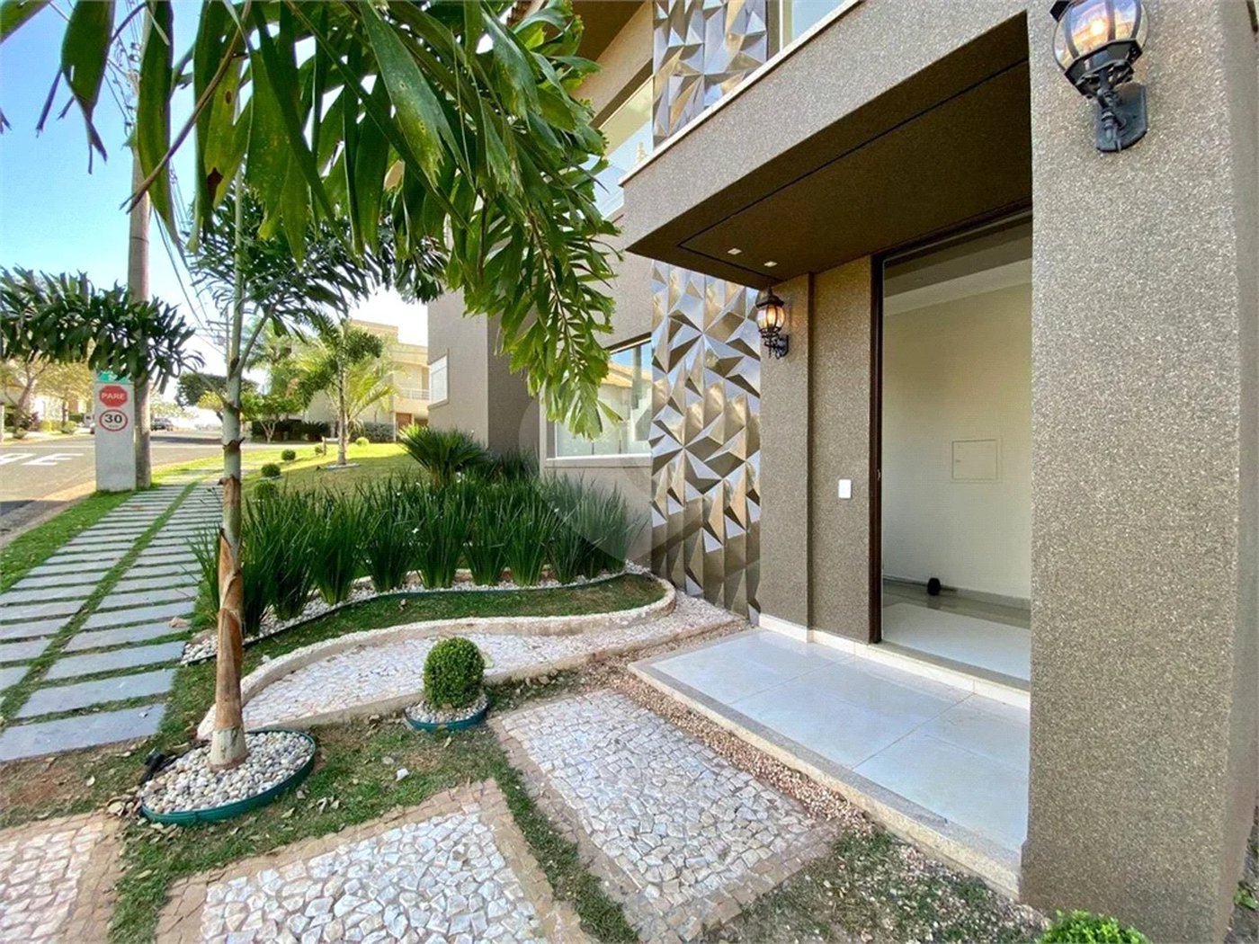Casa à venda com 4 suítes em Parque Residencial Damha IV, São José do Rio Preto, SP