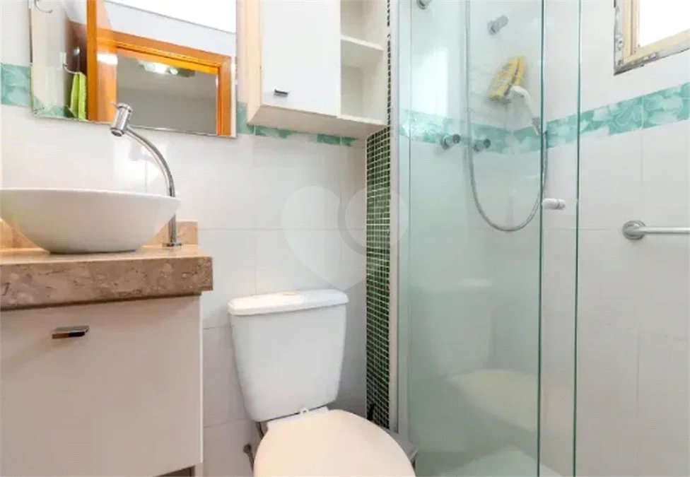 Apartamento à venda no Mandaqui com 3 dormitórios, sendo 1 suíte, sala ampla e bem distribuída, cozinha, 2 banheiros e área de serviço. O imóvel conta ainda com 1 vaga de garagem.
