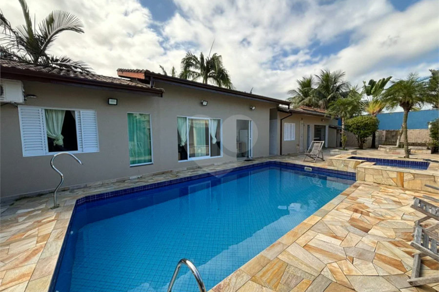 Casa à venda com 4 quartos, sendo 3 suítes,  em Morada da Praia, Bertioga, SP